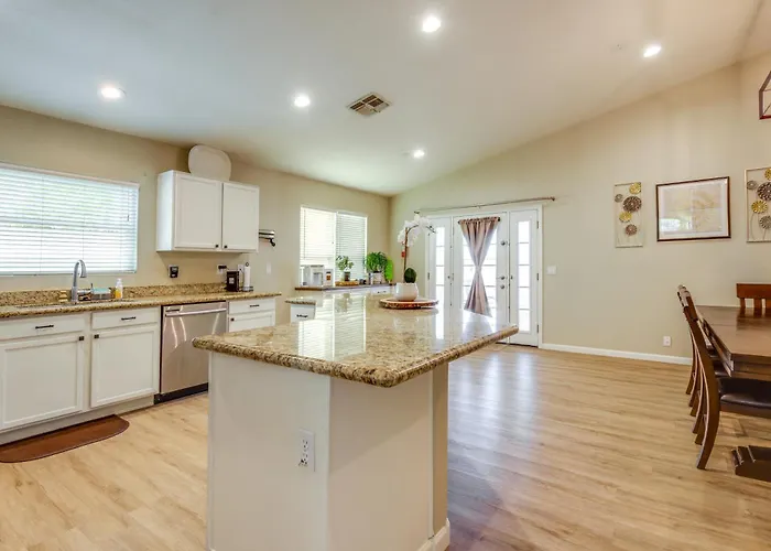 5 Mi To Dtwn Gilbert! Desert Gem W/ Fenced-in Pool *