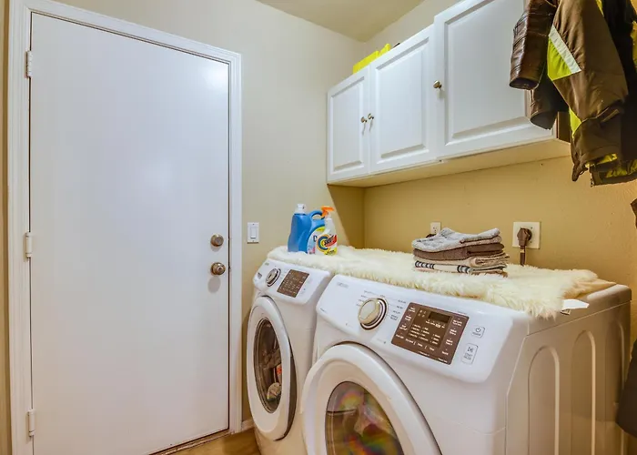 5 Mi To Dtwn Gilbert! Desert Gem W/ Fenced-in Pool Holiday home Gilbert