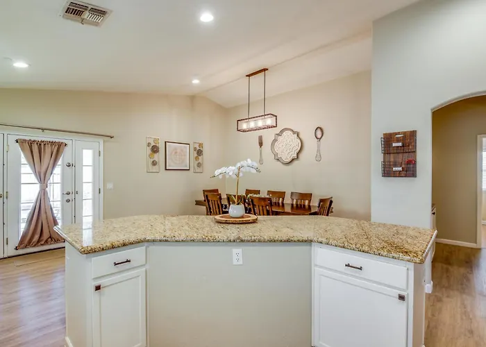 Holiday home 5 Mi To Dtwn Gilbert! Desert Gem W/ Fenced-in Pool *