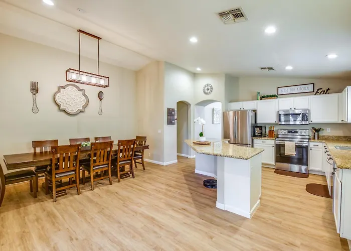 Holiday home 5 Mi To Dtwn Gilbert! Desert Gem W/ Fenced-in Pool *