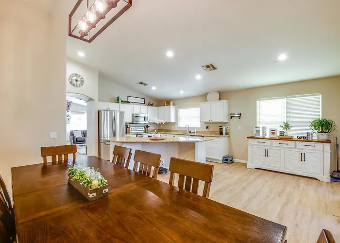 5 Mi To Dtwn Gilbert! Desert Gem W/ Fenced-in Pool *